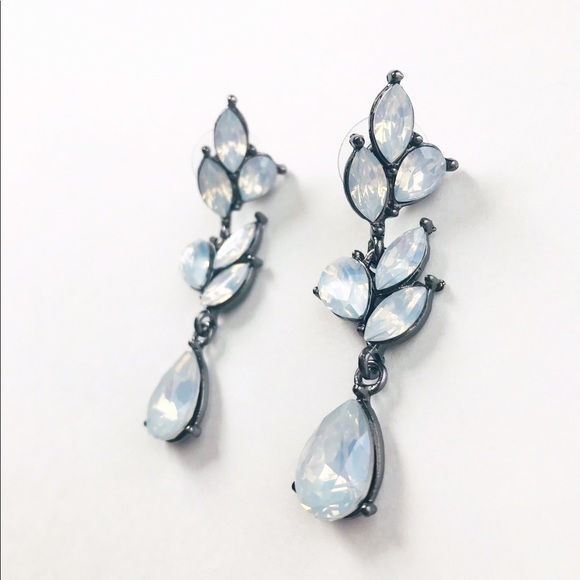 Iridescent silver/blue earrings - Picture 5 of 7